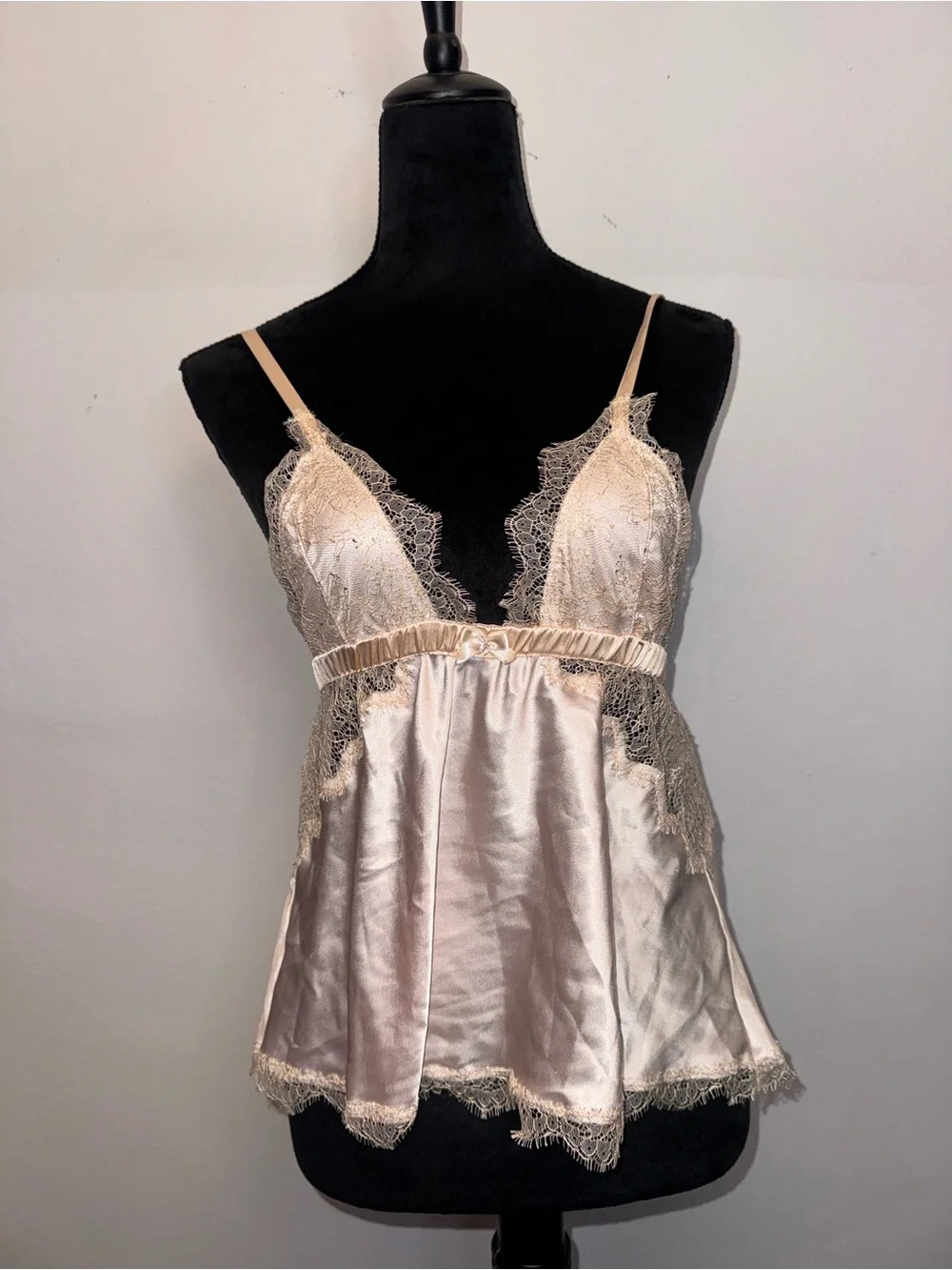 Victorias Secret silky champagne